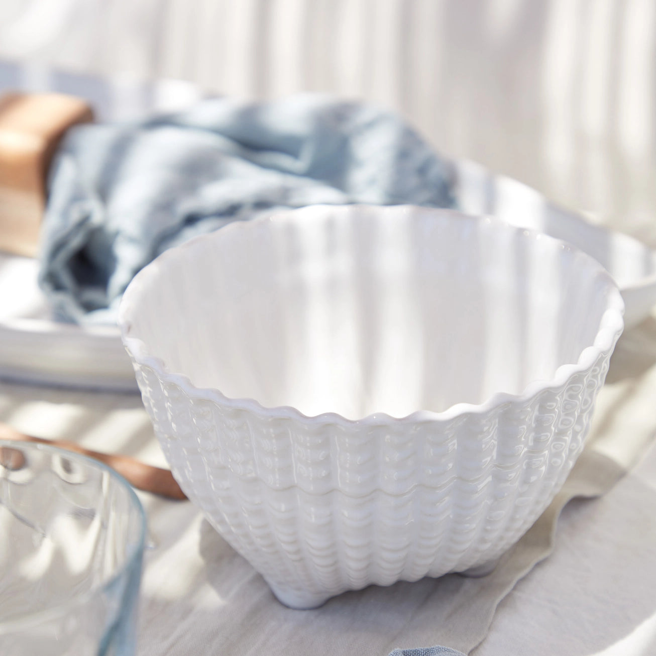 Bol Coquillage blanc avec pied – Grès fin artisanal du Portugal